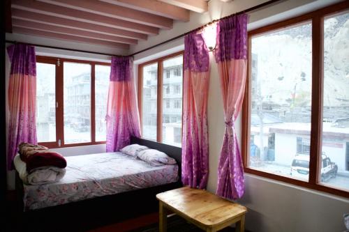 Hotel Mustang Monalisa 