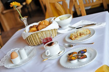 Hotel Montana Breakfast Area