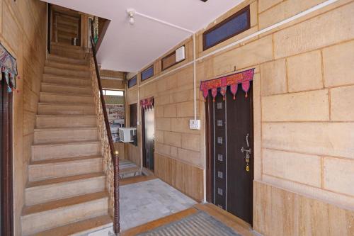 Oyo 7426 Hotel Classic Inn 