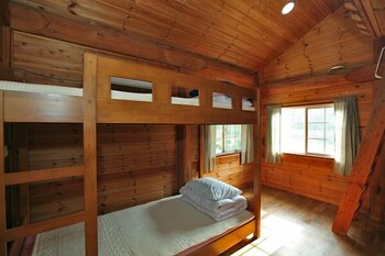 Muju Moon River Pension Guestroom