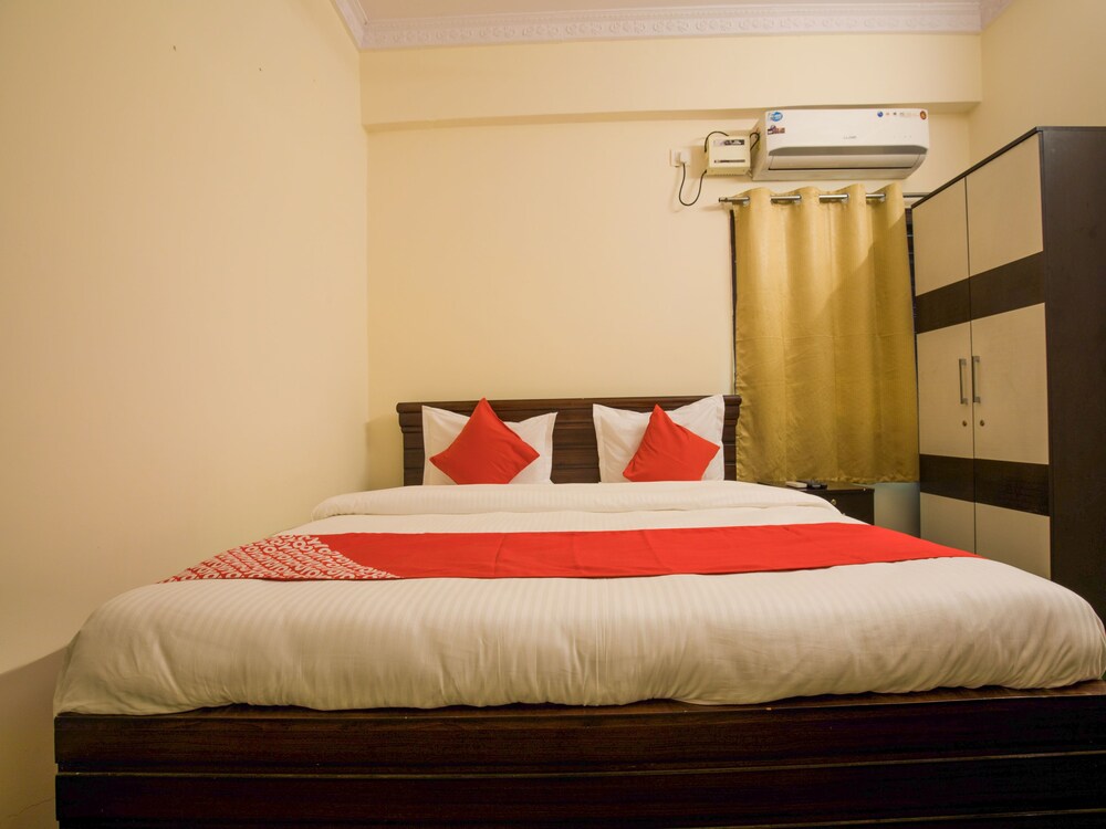 Oyo 13162 Swiss Legrand Guestroom