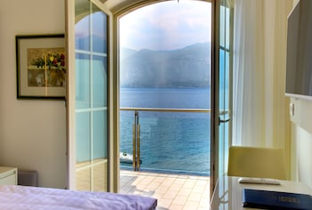 Hotel Vega Guestroom
