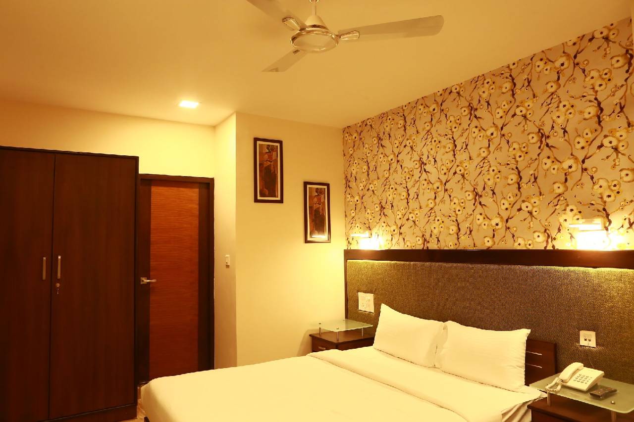 Breeze Suites 