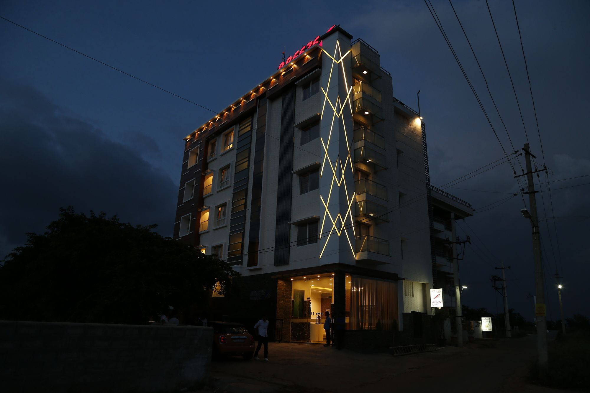Breeze Suites 