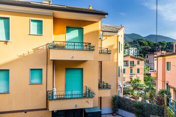 Prestige Superior Splitted Flat Hotel Front