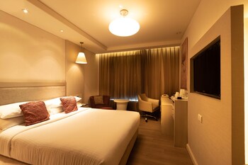 Clarens Hotel Guestroom