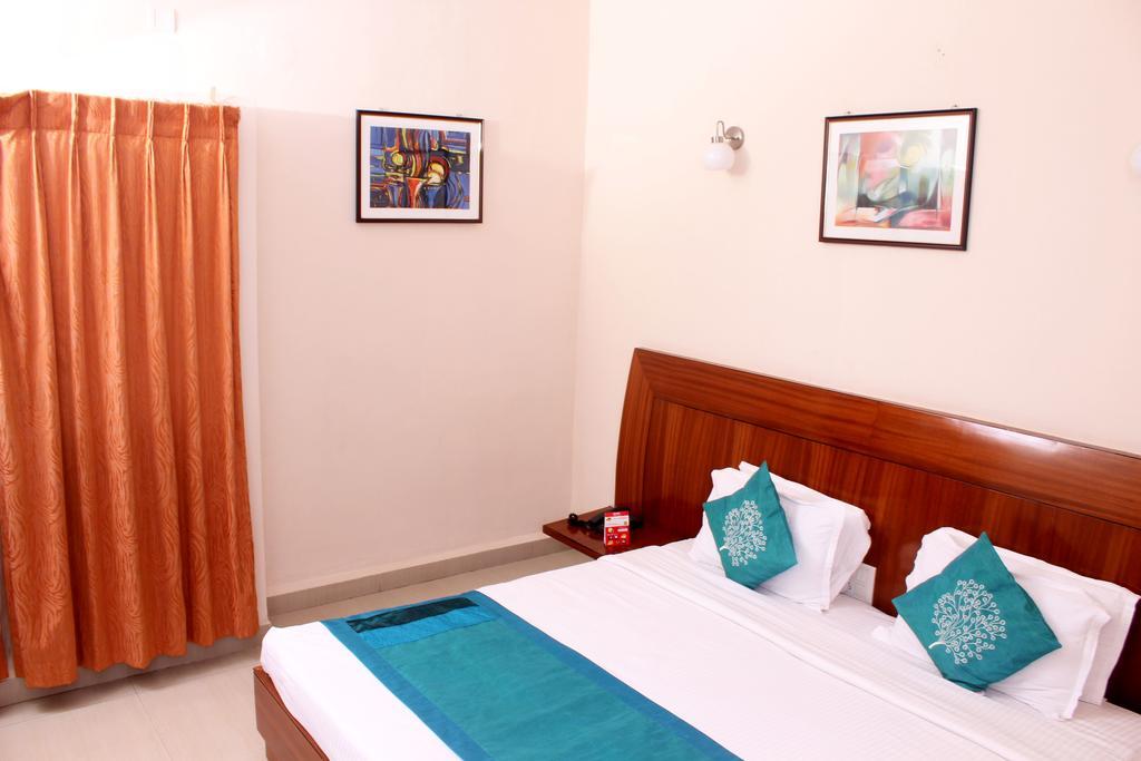 Oyo 1446 Hotel Heera Celebration 