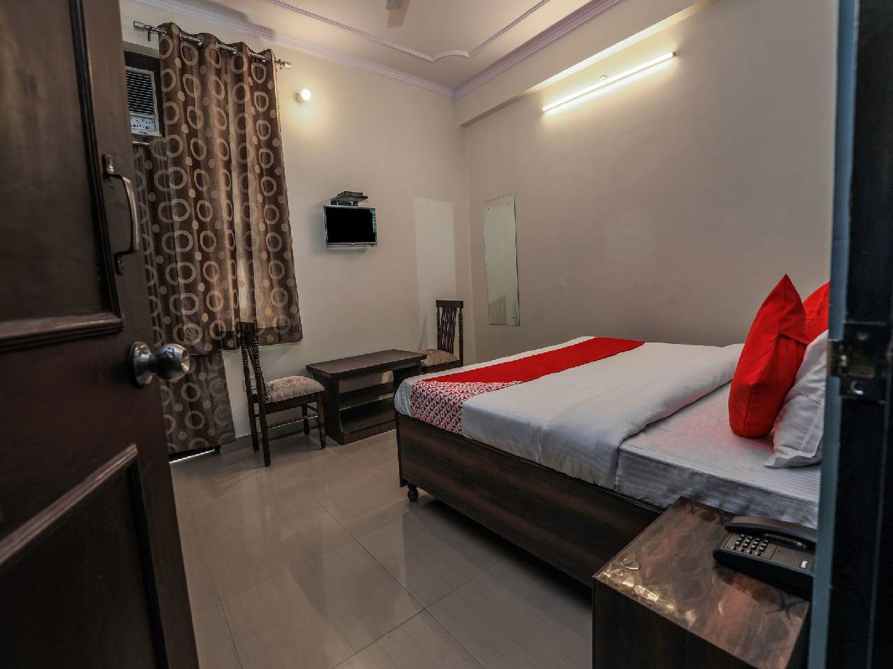 Oyo 14911 New Airport Residency 