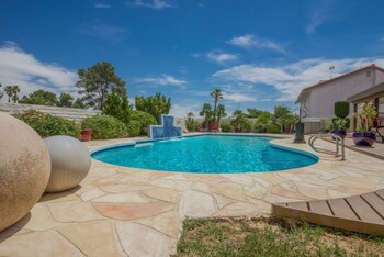 Luxurious 6br 7min To Las Vegas Strip Outdoor Pool