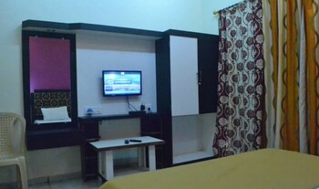 Krishna Valley Villa Guestroom