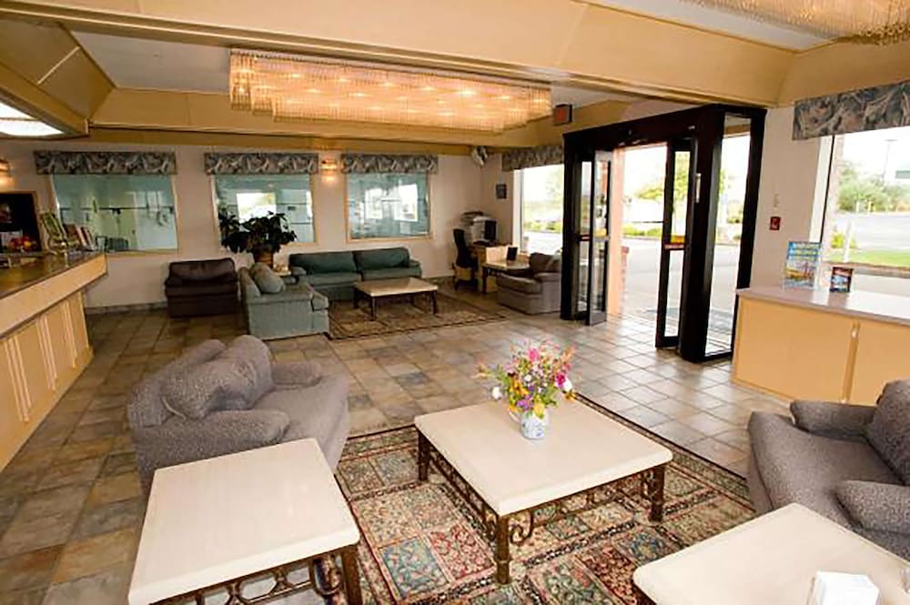 Shilo Inn Suites Hotel Warrenton - photo 3
