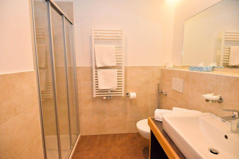 Hotel Fernblick (هتل فرنبلیک) 