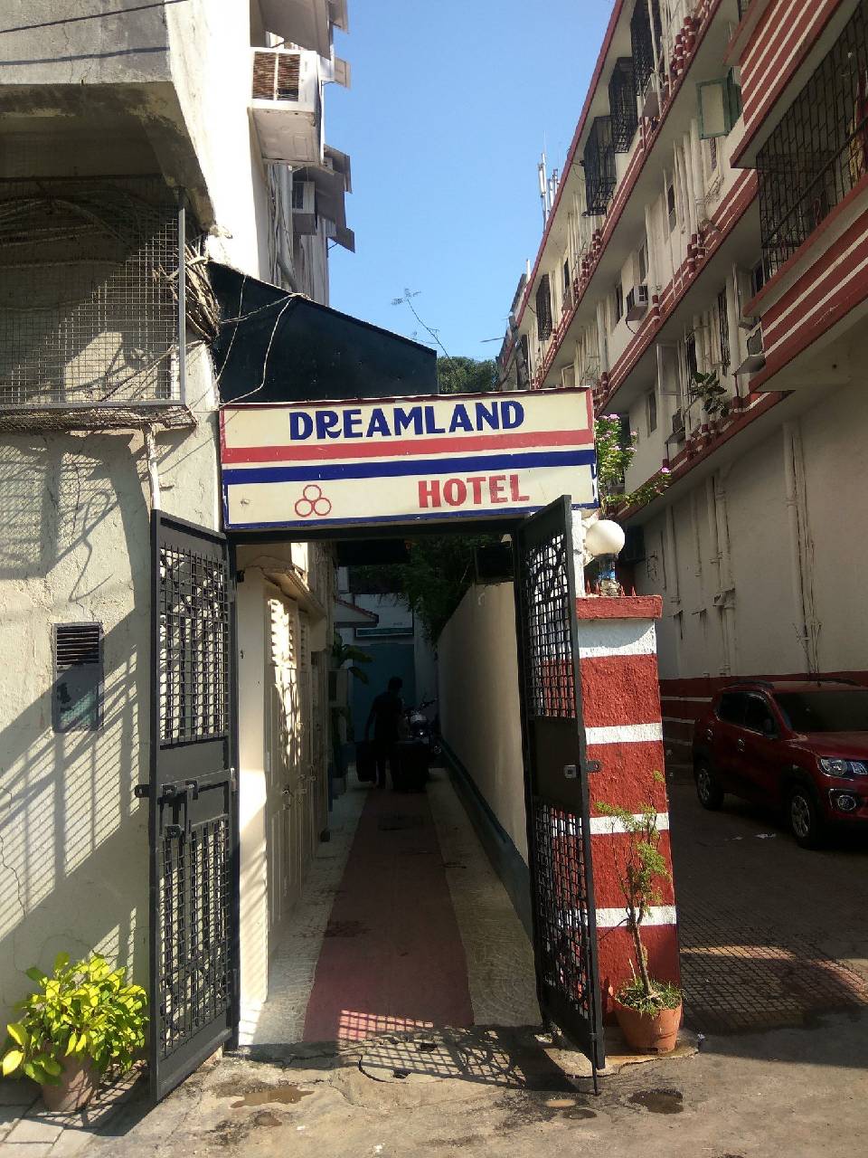 Dreamland Hotel 