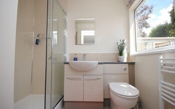 Still Waters Emsworth 205652 Bathroom