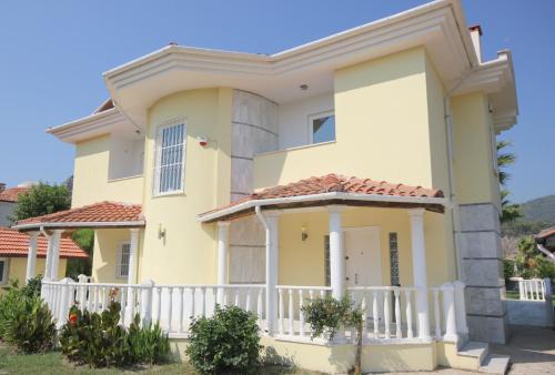 Villa Hollywood 
