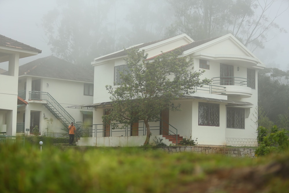 Ayur County Hotel Interior