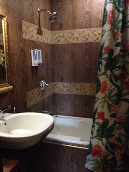 Arangel Farm Villas Bathroom