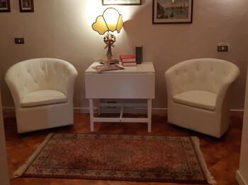 Chiantirooms Guesthouse Interior Entrance