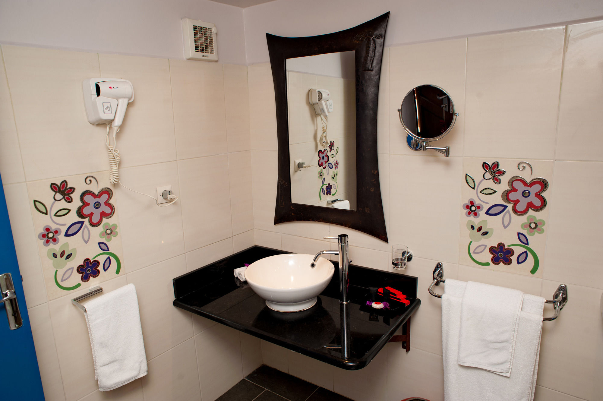 Le Grand Mellis Hôtel & Spa (ل گرند ملیس هôتل و اسپا) 