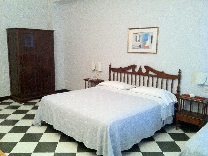 Stabia Room