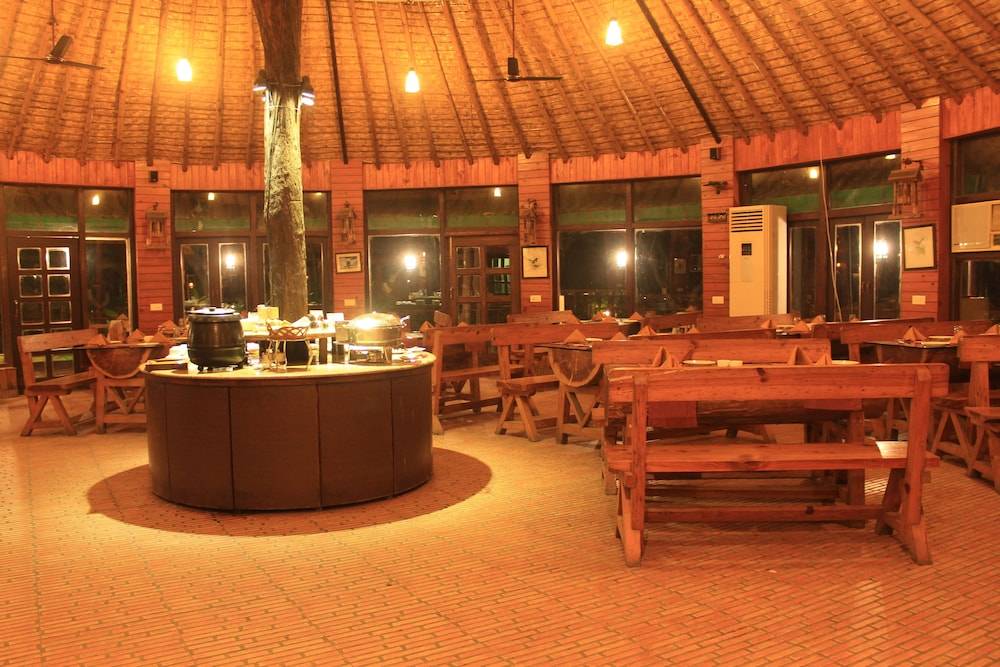 Iris Resort And Spa Restaurant