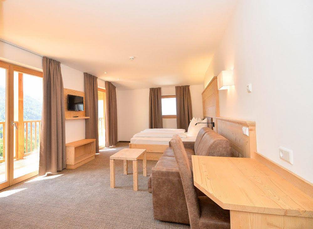 Hotel Fernblick (هتل فرنبلیک) 
