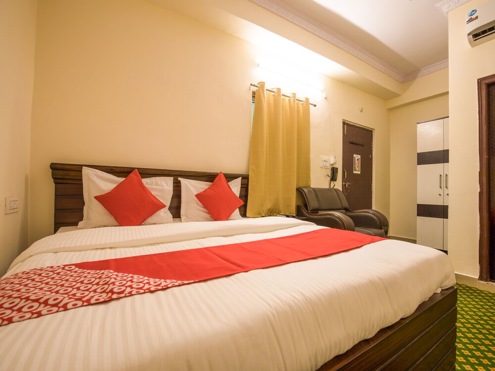 Oyo 13162 Swiss Legrand Guestroom