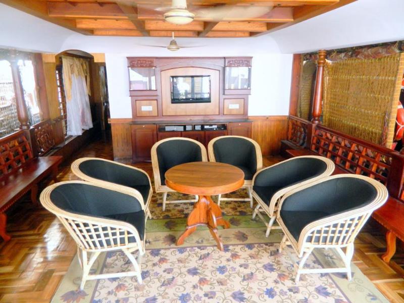 Grace Tours Houseboat 