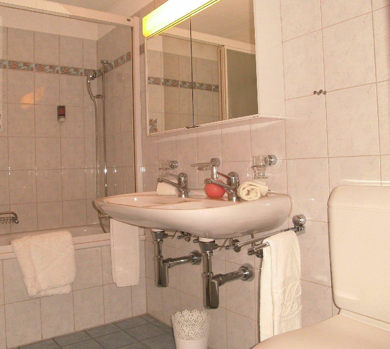Hotel Restaurant Hammer (هتل رستاورانت هامر) 