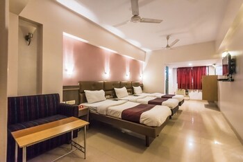 Hotel Vashi Inn 