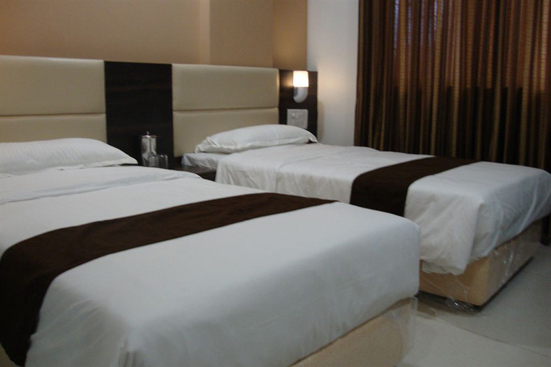 Fabhotels Galaxy Comforts Room