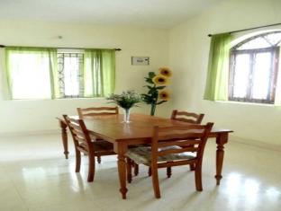 Summer Guest House 