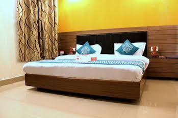 Oyo Rooms Mussoorie Library 