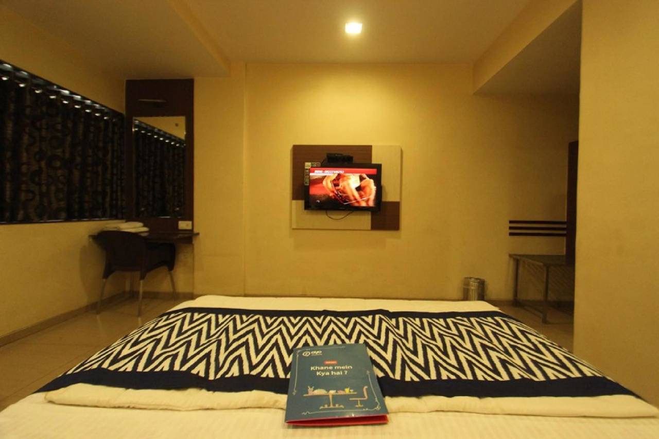 Oyo Rooms Lal Darwaja Road 