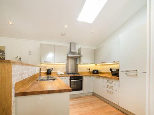 3 Streamside Looe 