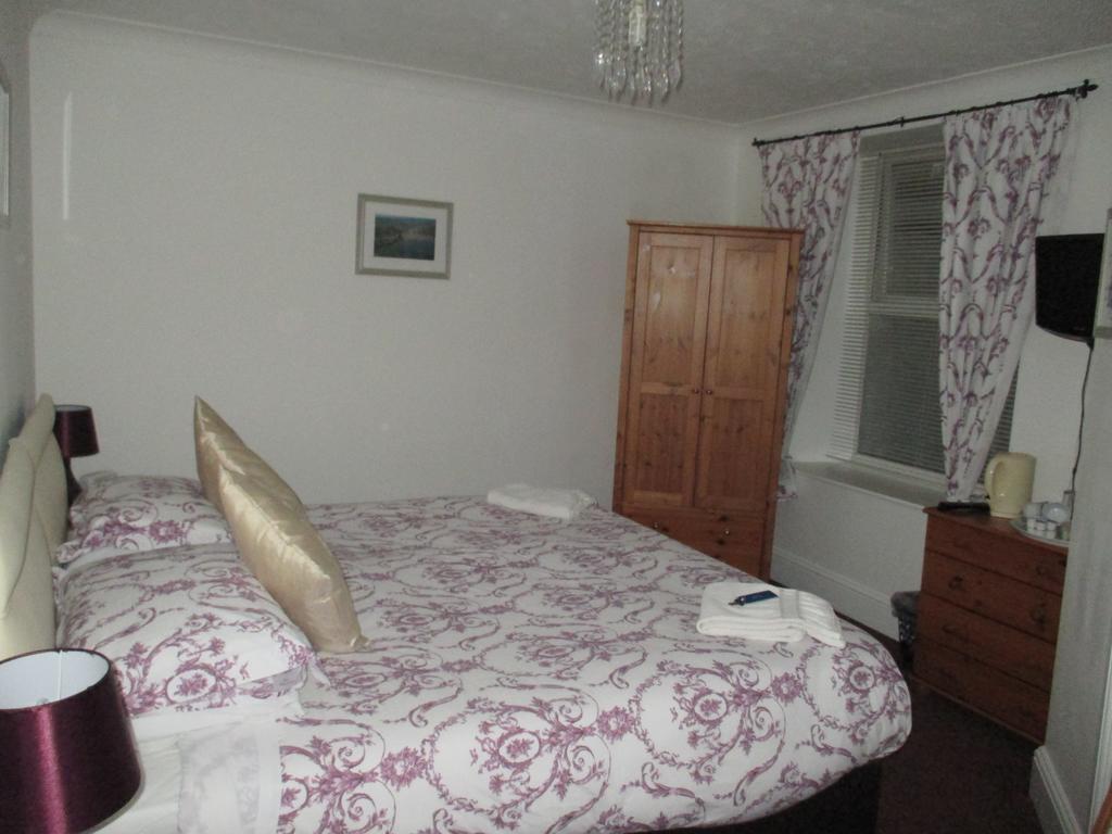 Bridgeside Guest House B And B 