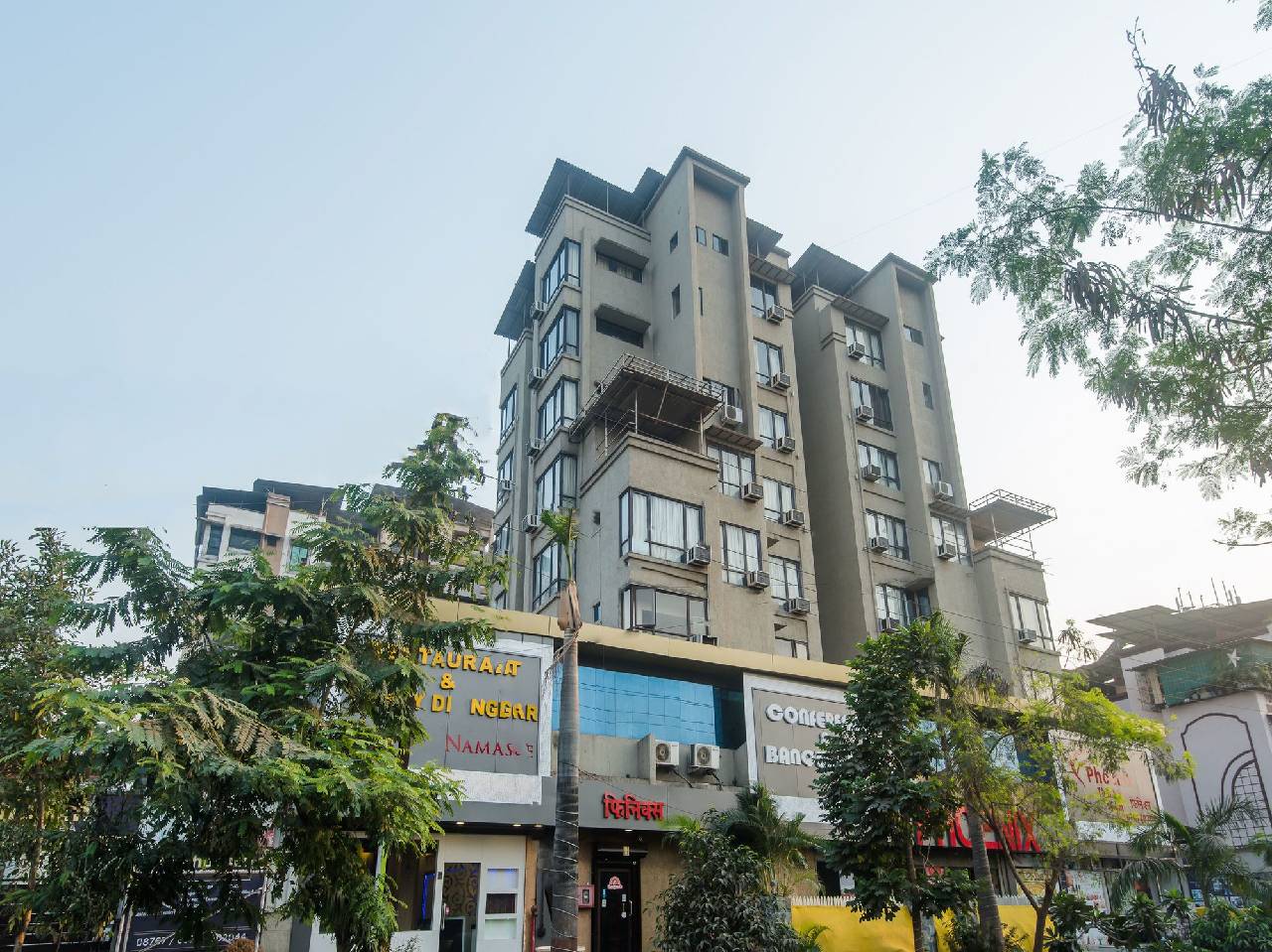 Oyo 11855 Phoenix Hotel 