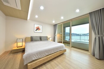 Geoje Jisefo Family Residence Guestroom