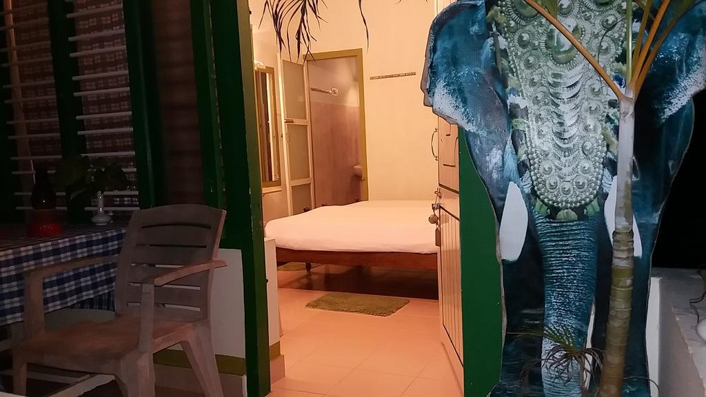Johny's Beach Hotel 
