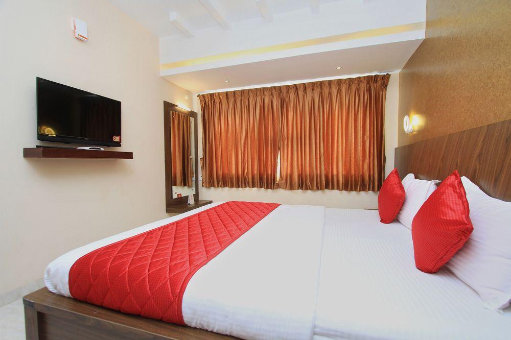 Oyo 11396 Hotel Cyprus Inn 