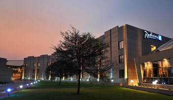 Radisson Blu Hotel Lusaka Property Grounds