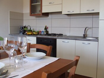 Case Vacanze Le Saline Nello Stagnone In-Room Kitchen