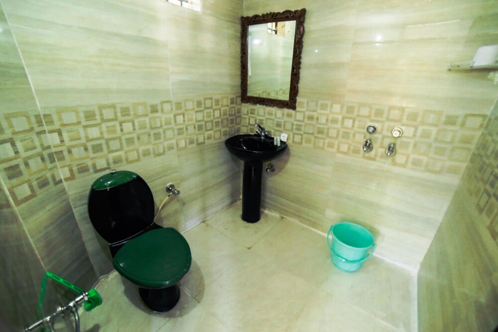 New Bhandari Swiss Cottage Bathroom