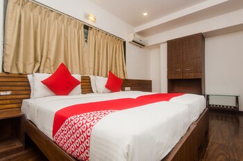 Oyo 3762 Swamini Niwas Guestroom