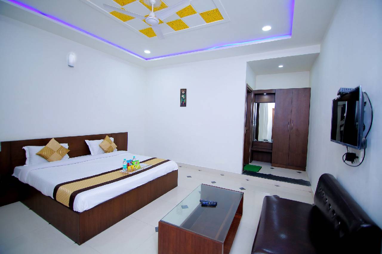 Oyo 9135 Shree Krishna Hotel 