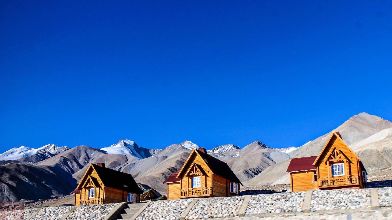 Alpine Huts 