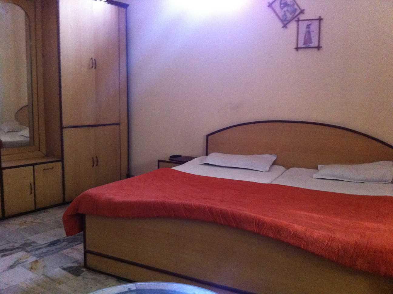 Muskan Hotel 