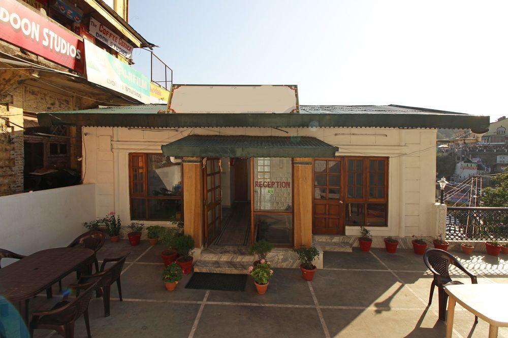 Oyo Rooms 090 Mall Road Doon View 