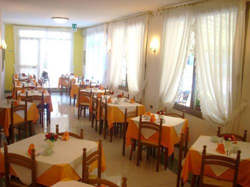 Hotel Fornaro (هتل فورنارو) 