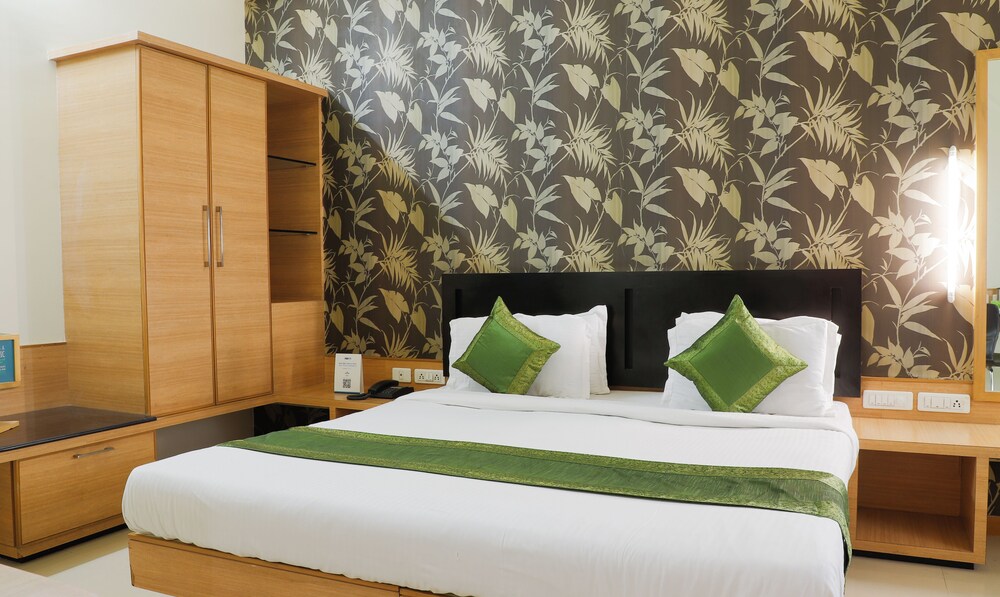 Treebo Yuvraj Guestroom